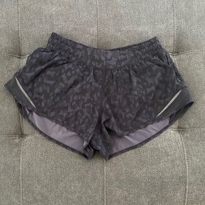 Lululemon low rise hotty hot short